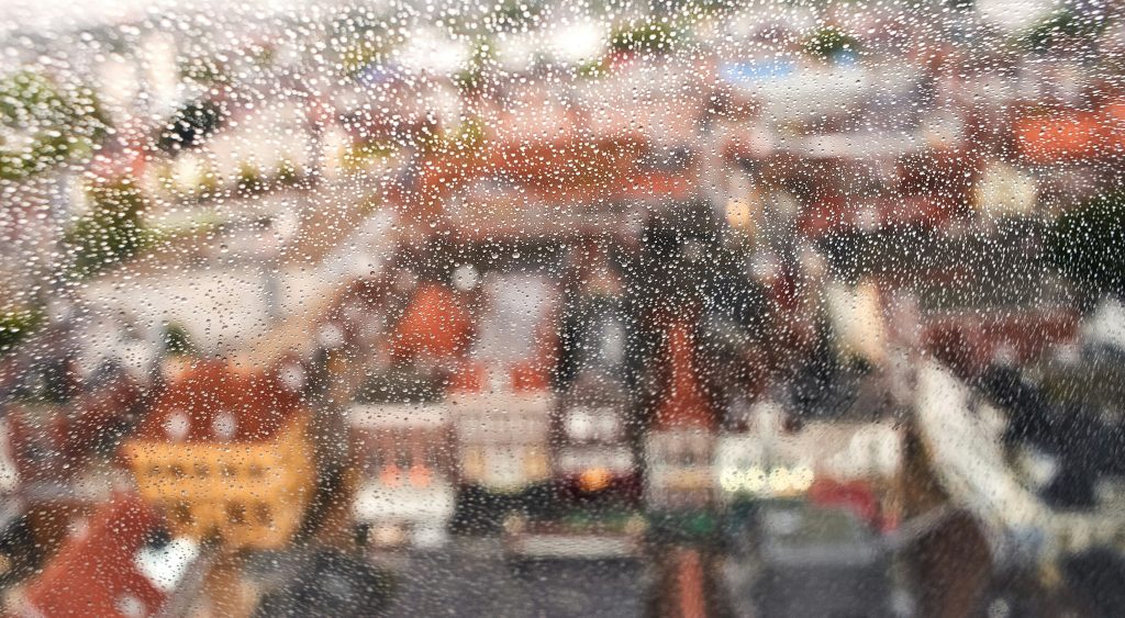 カメラの雨対策おすすめ10選!100均グッズの自作方法や濡れた時の対処法も解説