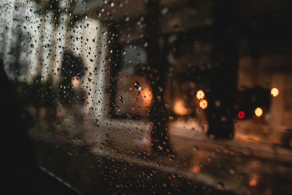 カメラの雨対策おすすめ10選!100均グッズの自作方法や濡れた時の対処法も解説