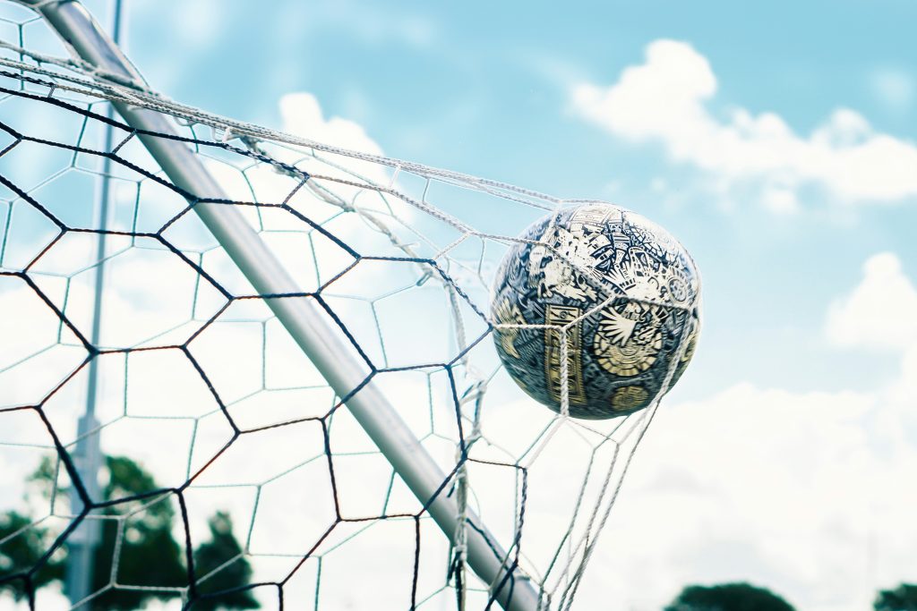 GoProでサッカーを撮る方法！試合撮影の設定・三脚・おすすめ機種を解説
