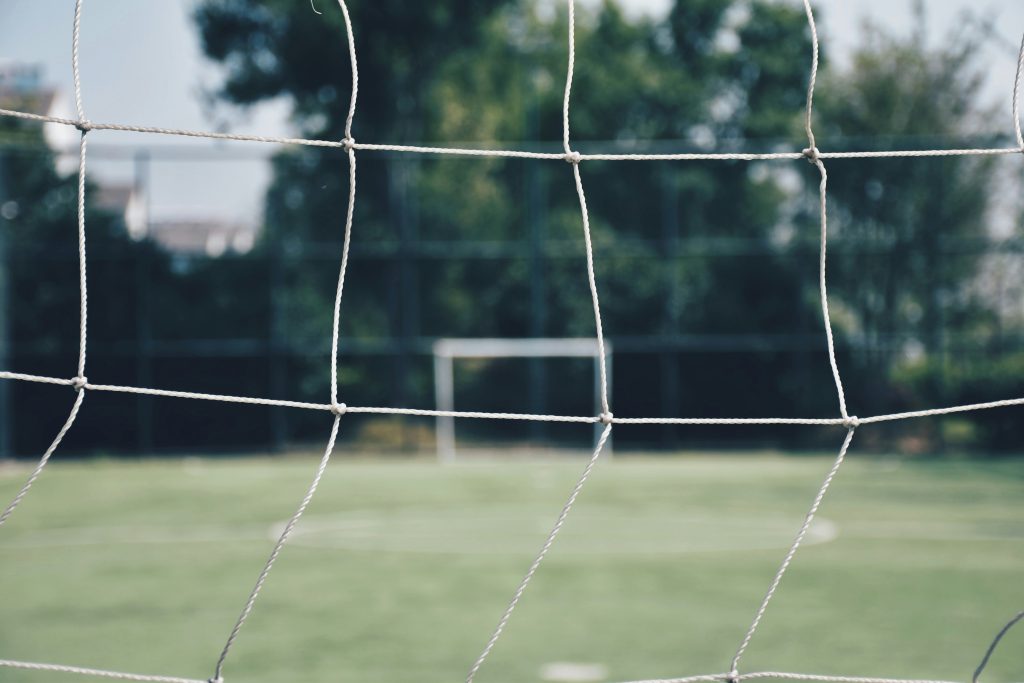 GoProでサッカーを撮る方法！試合撮影の設定・三脚・おすすめ機種を解説