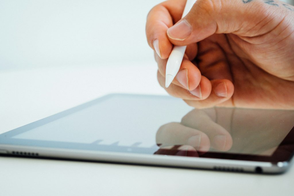 iPadを安く買う方法を解説！学生向けの得する買い方とタイミング