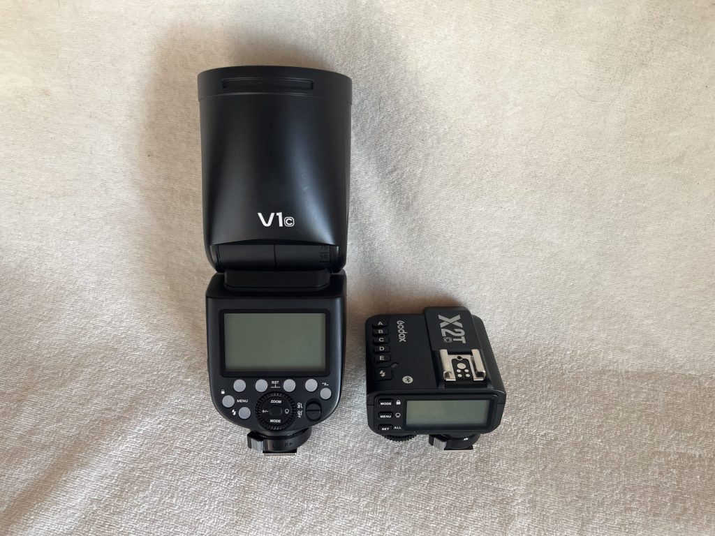 クリップオンストロボ「Profoto A10」と「Godox V1」の違いとは？光の 