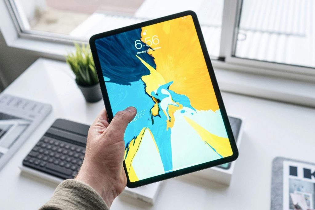 タブレットは大きめのサイズのほうが利用用途が多い場合がある