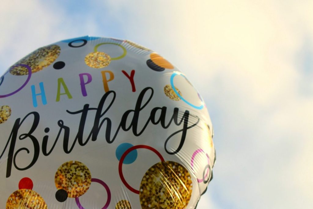 推し活トレンド！本人不在の誕生日会とは？