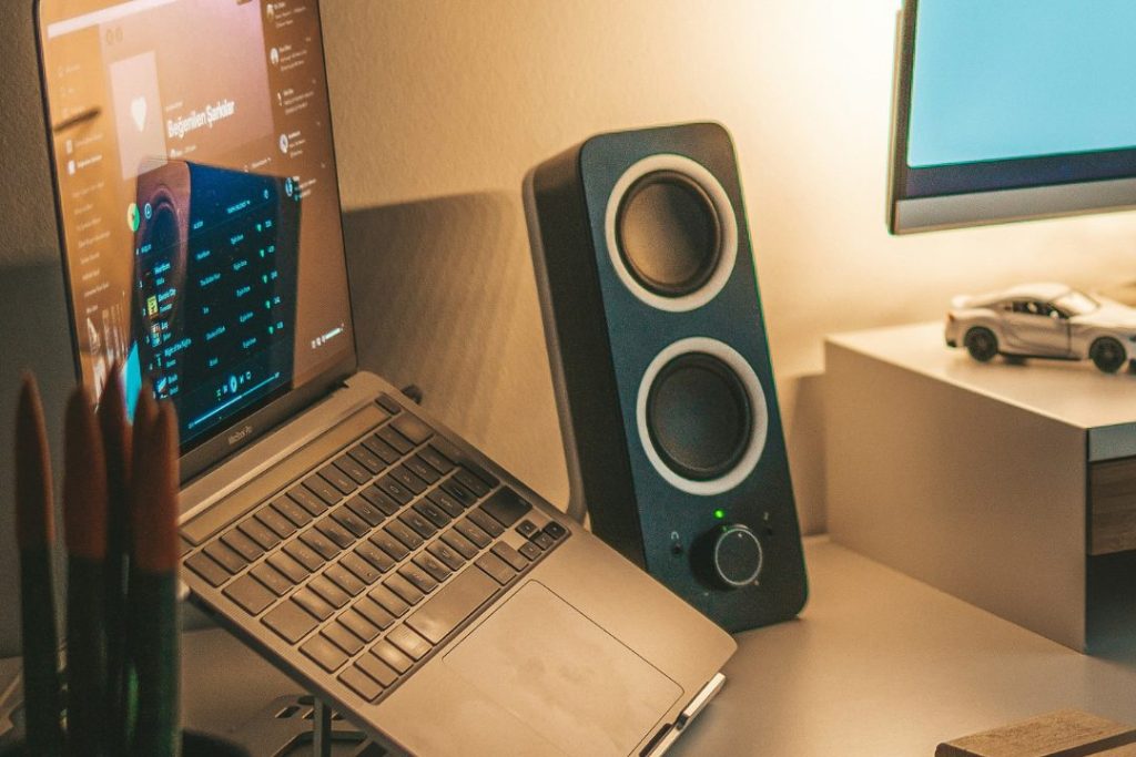 PC用スピーカーを使うメリット