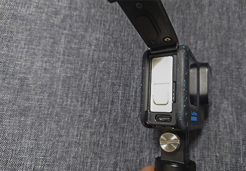 insta360x3バッテリーとUSB口