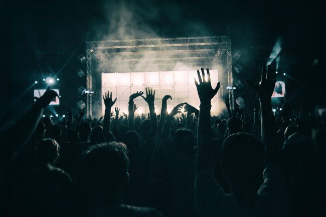 サイレントギターはうるさい？おすすめモデル5選と音量対策を紹介