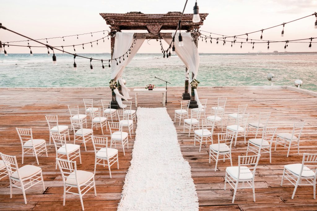 結婚式におすすめのカメラ8選！友人・親族の参列で失敗しない機材の選び方を解説